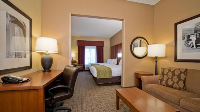 Russell Inn And Suites Starkville Εξωτερικό φωτογραφία