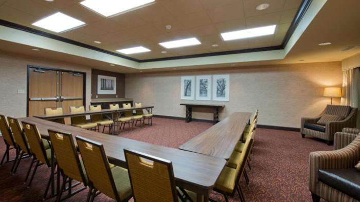 Russell Inn And Suites Starkville Εξωτερικό φωτογραφία